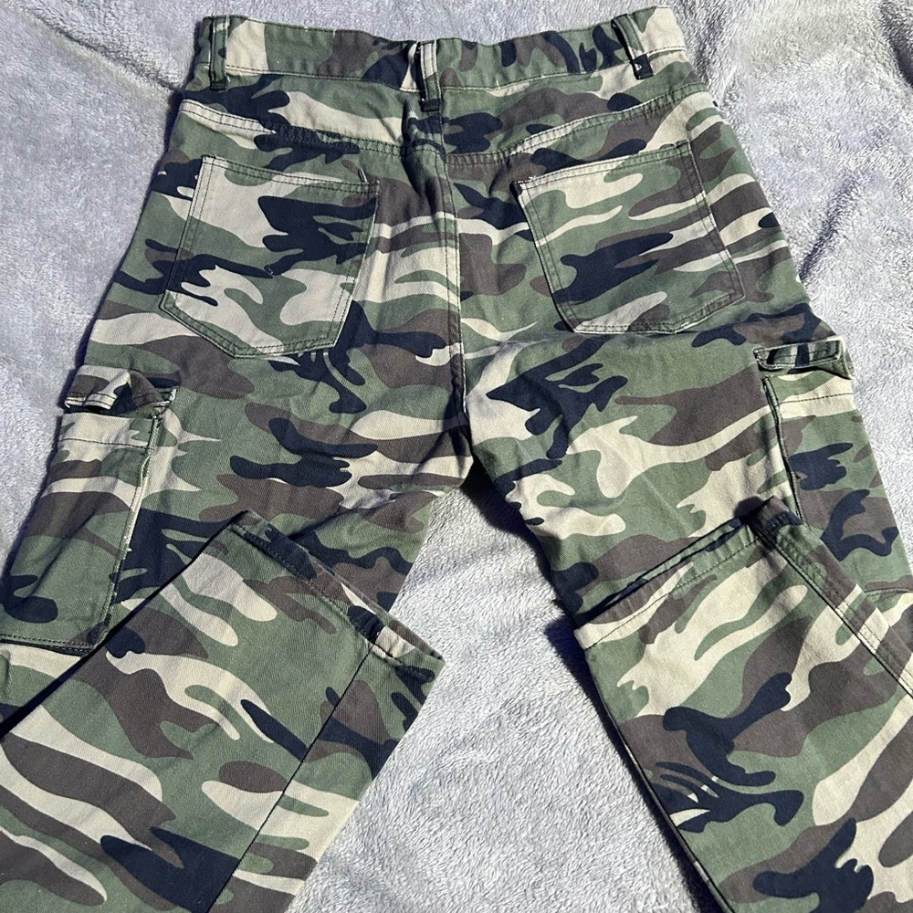 SHEIN Green Camouflage Pants